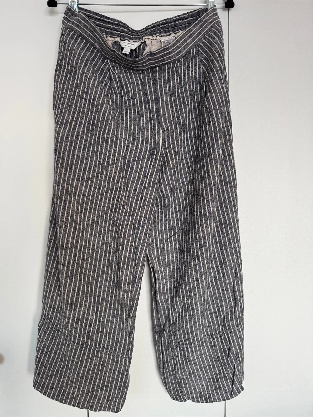 Banana Republic Striped Wide-Leg Cropped Linen Blend Pants in Charcoal and White